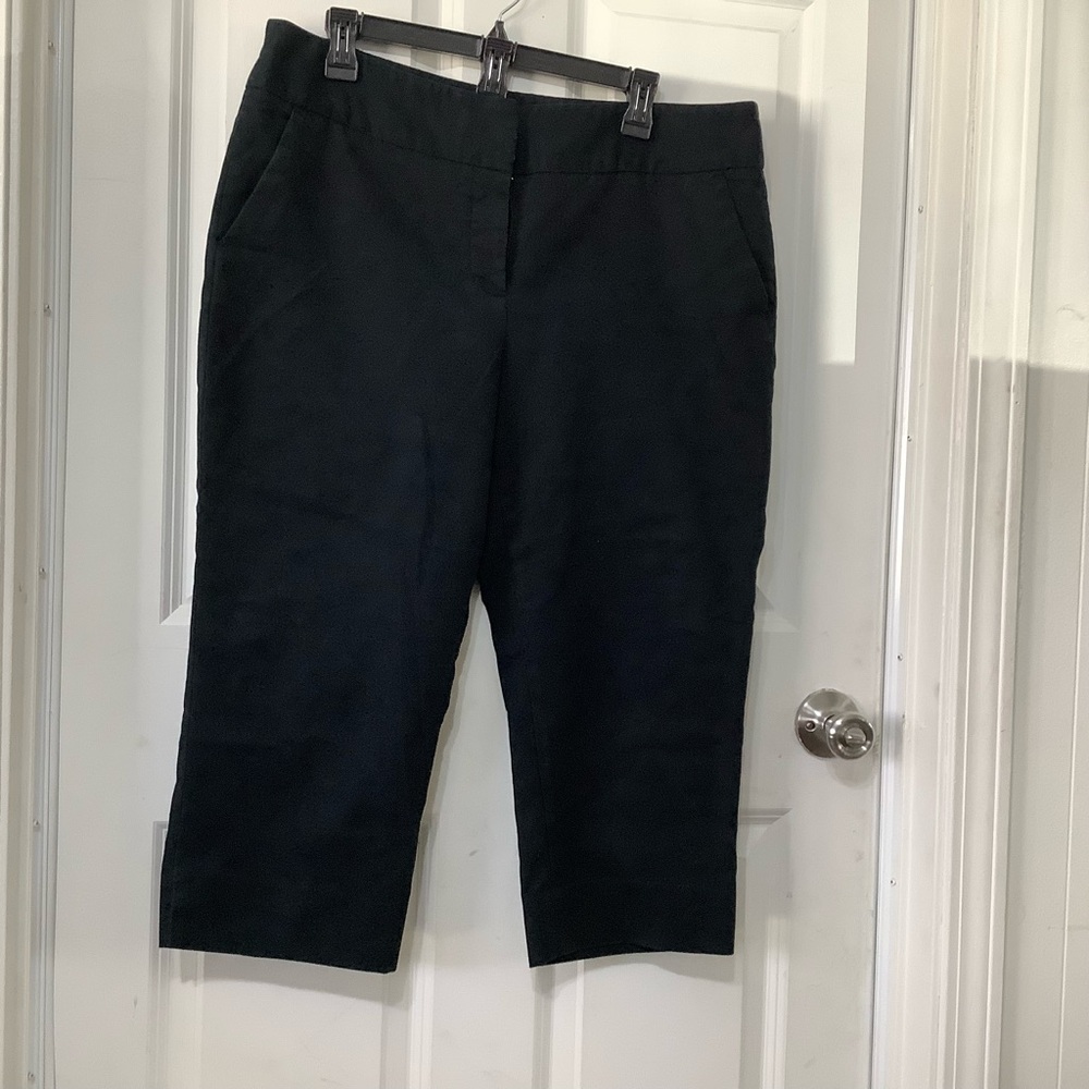 LAURA ASHLEY black Capris size 14